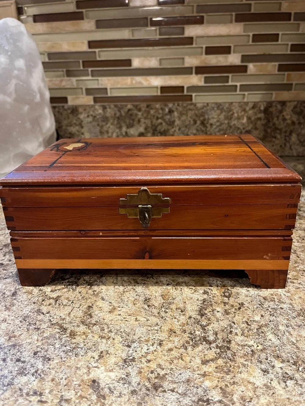 Vintage 1940s Cedar CAMEO SILHOUETTE Jewelry / Stash Keepsake Box